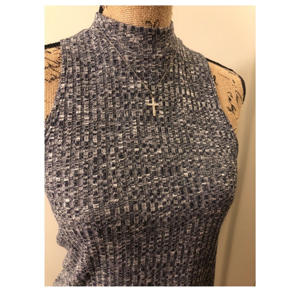 ❌SOLD❌Turtle Neck Blouse - Picture 2 of 4